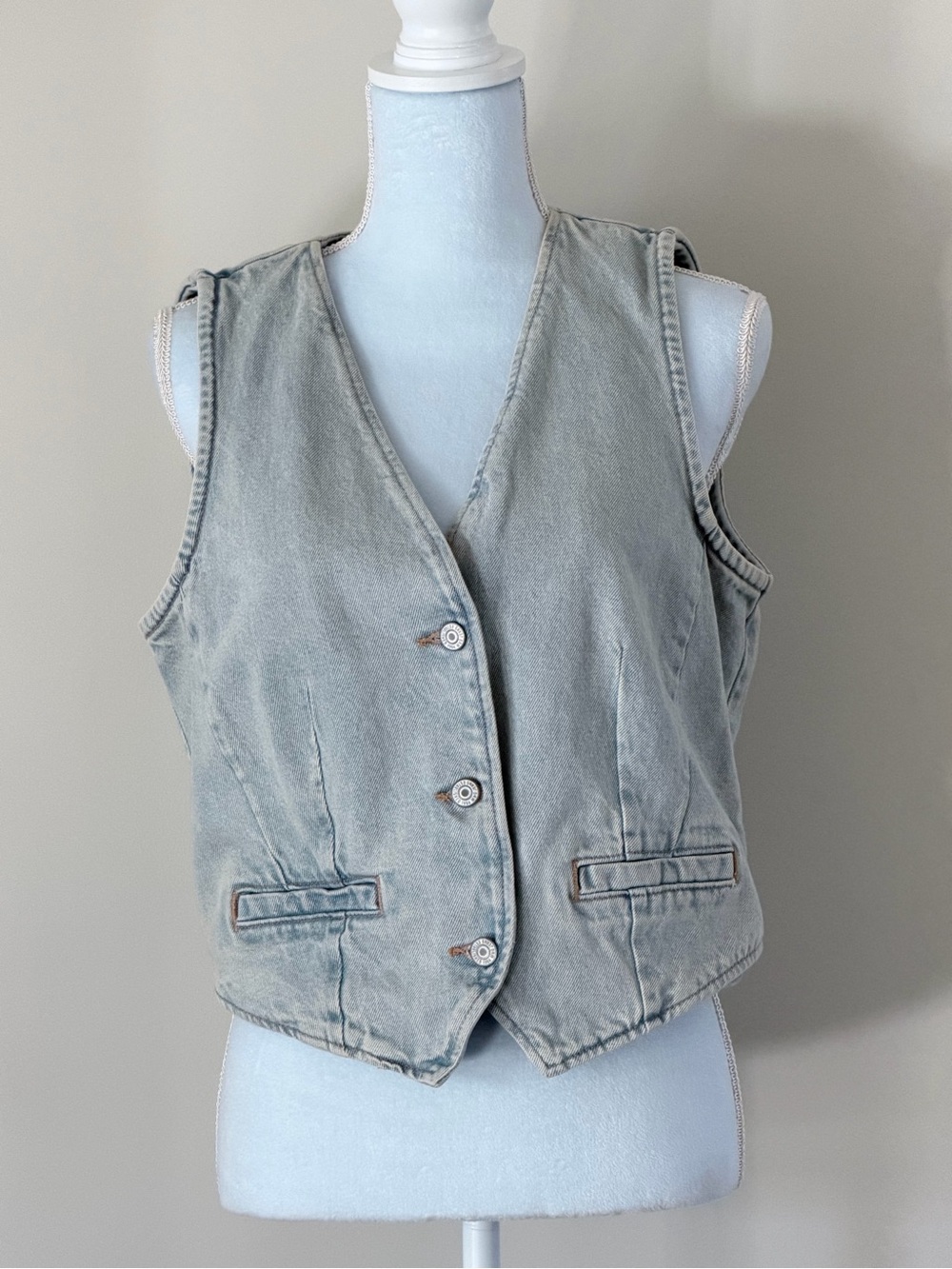 Taylor Crop Denim Vest by Mango
